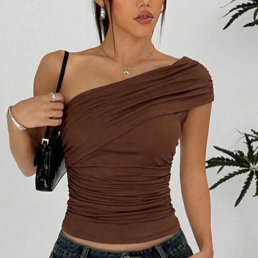 One-Shoulder Ruched Tank Top in Brown - Picture 4 of 7